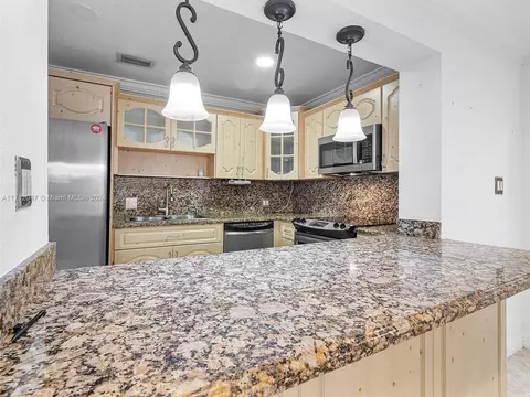 241 W 33rd St, Hialeah, FL 33012 photo 14