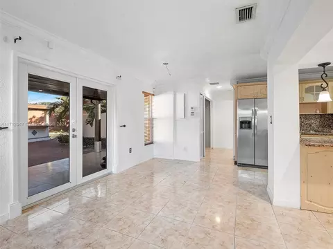 241 W 33rd St, Hialeah, FL 33012 photo 10