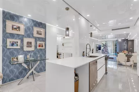1850 S Ocean Dr #407, Hallandale Beach, FL 33009