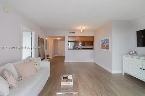 1800 N Bayshore Dr #2002, Miami, FL 33132