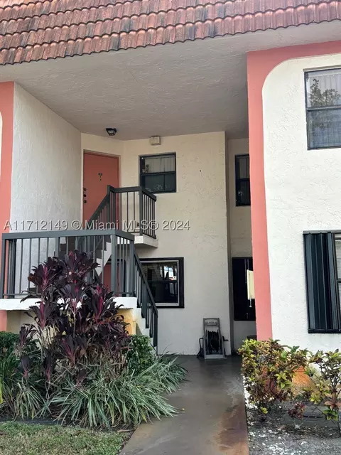 852 NE 209th St #102, Miami, FL 33179
