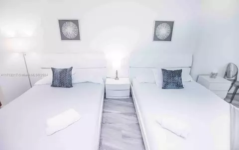 1200 Brickell Bay Dr #2016, Miami, FL 33131