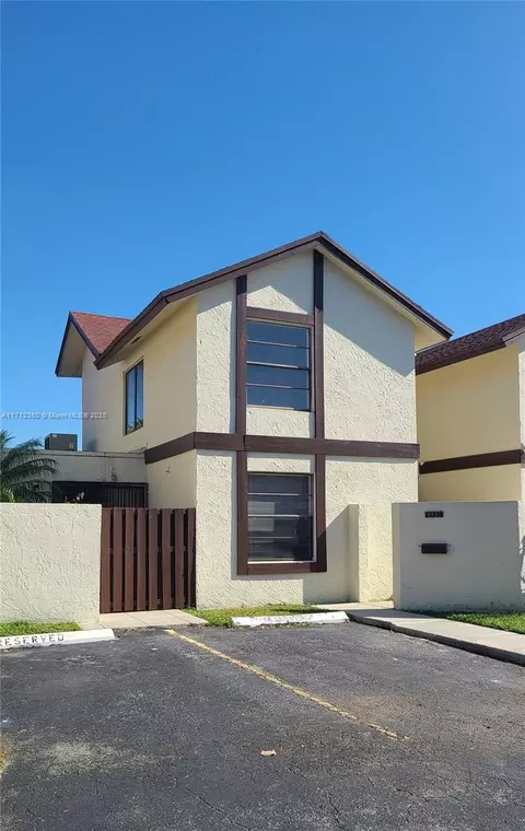 9935 NW 6th Ln #9935, Miami, FL 33172