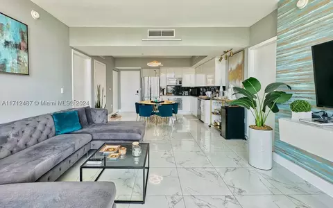 92 SW 3rd St #4411, Miami, FL 33130