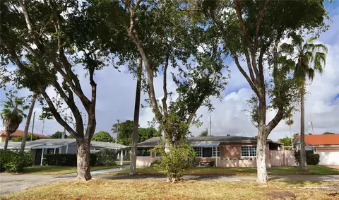 2155 NE 171st St, North Miami Beach, FL 33162