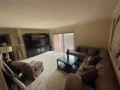8475 SW 94th St #118E, Miami, FL 33156