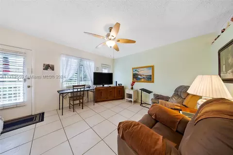 15610 NE 6th Ave #24D, Miami, FL 33162