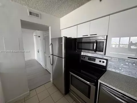 1500 Bay Rd #1070S, Miami Beach, FL 33139