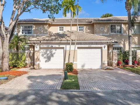 2236 NW 171st Ter, Pembroke Pines, FL 33028