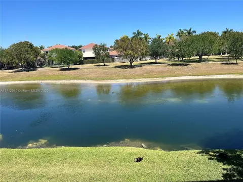 10003 NW 9th St Cir #6-17, Miami, FL 33172