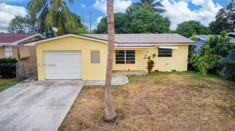 1106 S E St, Lake Worth, FL 33460