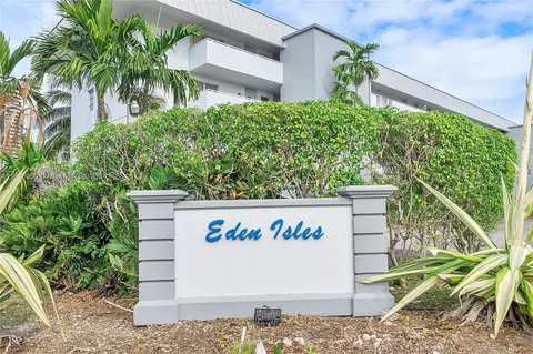 3600 NE 170th St #211, North Miami Beach, FL 33160