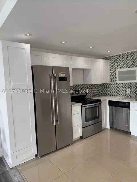8040 Hampton Blvd #309, North Lauderdale, FL 33068