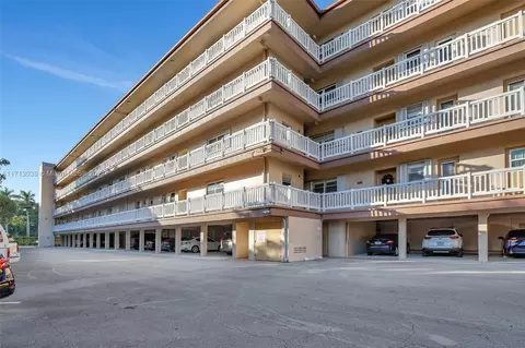 6751 Cypress Rd #215, Plantation, FL 33317