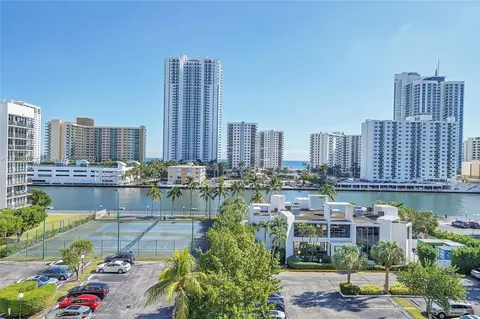 1000 Parkview Dr #730, Hallandale Beach, FL 33009