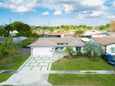 9021 NW 20th St, Pembroke Pines, FL 33024