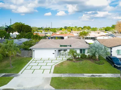 9021 NW 20th St, Pembroke Pines, FL 33024