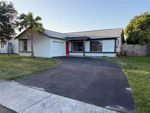 8441 NW 8th St, Pembroke Pines, FL 33024