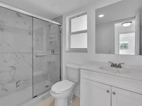 2900 W Sunrise Lakes Dr #104, Sunrise, FL 33322