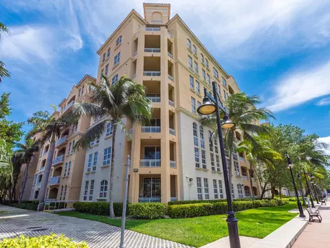 3001 NE 185th St #517, Aventura, FL 33180