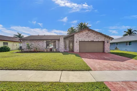 6980 NW 23rd St, Margate, FL 33063