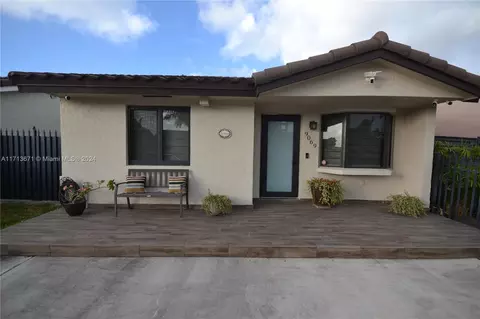 9069 NW 115th St, Hialeah Gardens, FL 33018