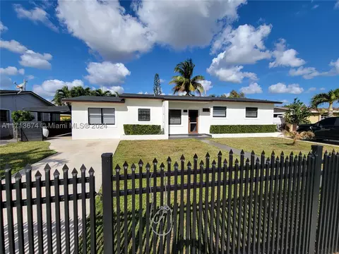 3935 NW 171st Ter, Miami Gardens, FL 33055