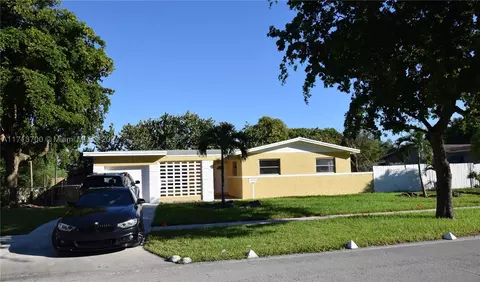 4221 NW 21st St, Lauderhill, FL 33313