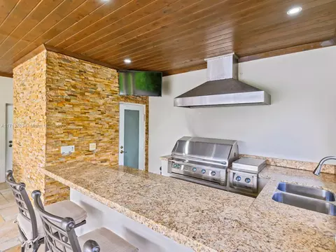 16111 W Troon Cir, Miami Lakes, FL 33014 photo 38
