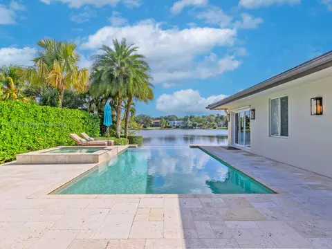 16111 W Troon Cir, Miami Lakes, FL 33014 photo 7