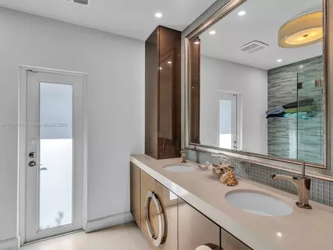 16111 W Troon Cir, Miami Lakes, FL 33014 photo 16