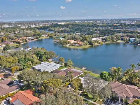 16111 W Troon Cir, Miami Lakes, FL 33014 photo 10