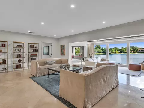 16111 W Troon Cir, Miami Lakes, FL 33014 photo 11
