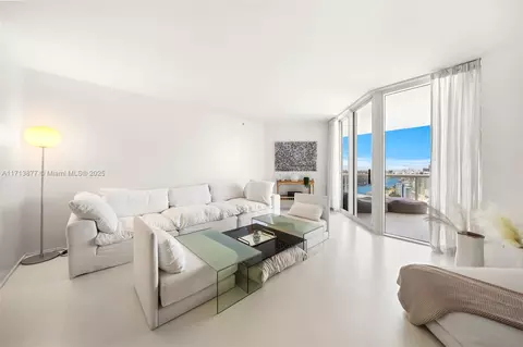 4779 Collins Ave #3108, Miami Beach, FL 33140