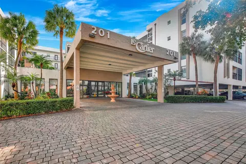 201 178th Dr #224, Sunny Isles Beach, FL 33160