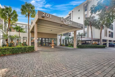 201 178th Dr #224, Sunny Isles Beach, FL 33160