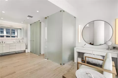 Bath - 9111 Collins Ave #N-1021, Surfside, FL 33154 photo 4 of 5