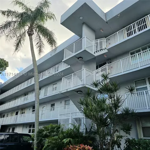 108 Royal Park Dr #2H, Oakland Park, FL 33309