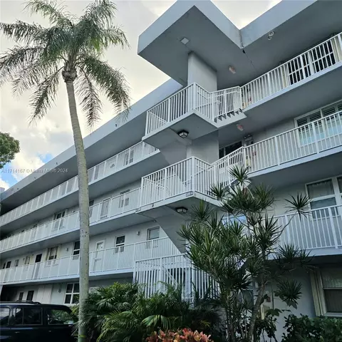 108 Royal Park Dr #2H, Oakland Park, FL 33309