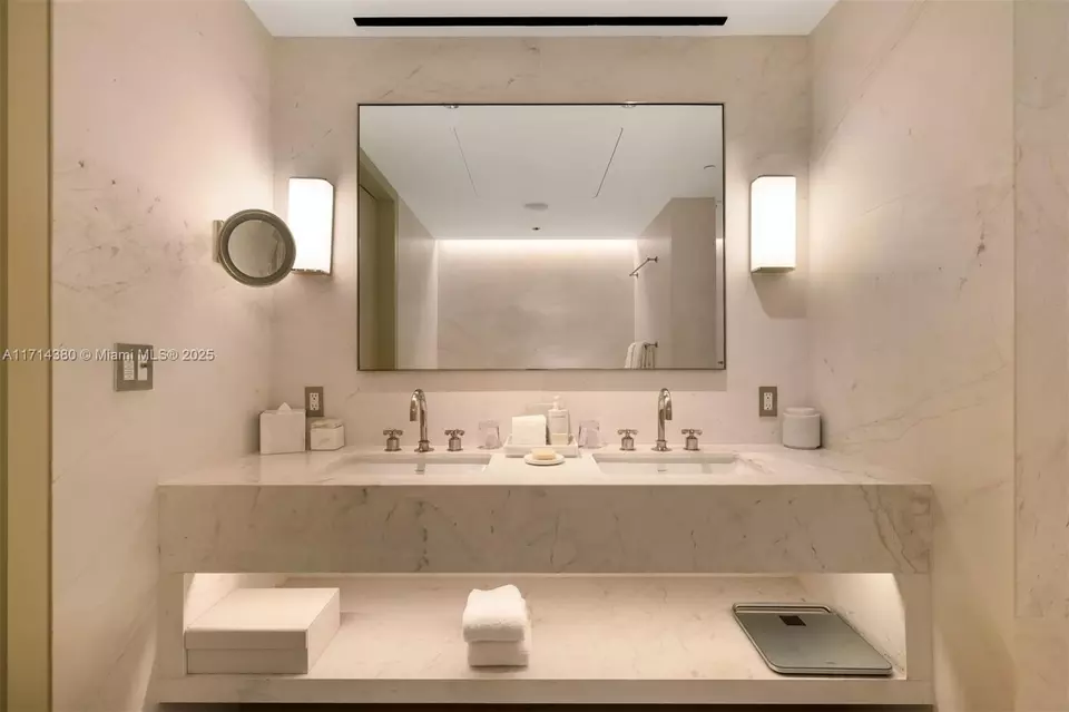 Bath - 9111 Collins Ave #N-1013, Surfside, FL 33154 photo 4 of 6
