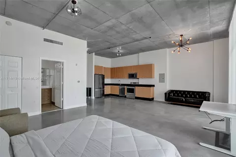 2100 Van Buren St #311, Hollywood, FL 33020
