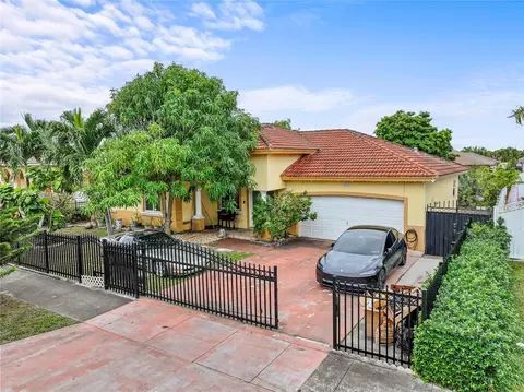 View/Area - 7050 W 4th Ln, Hialeah, FL 33014 photo 2 of 4
