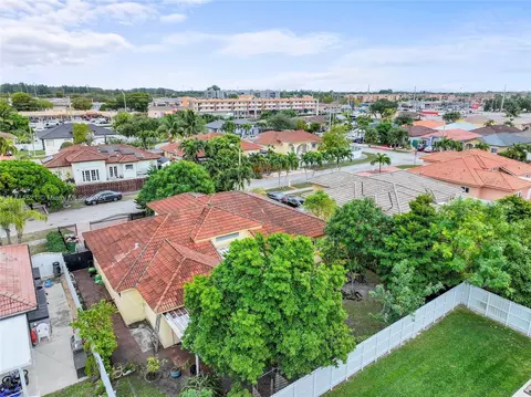 View/Area - 7050 W 4th Ln, Hialeah, FL 33014 photo 3 of 4