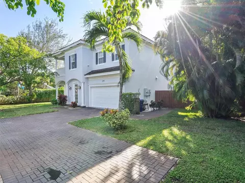 2119 NE 7th Ave, Wilton Manors, FL 33305