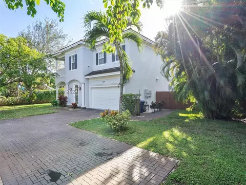 2119 NE 7th Ave, Wilton Manors, FL 33305