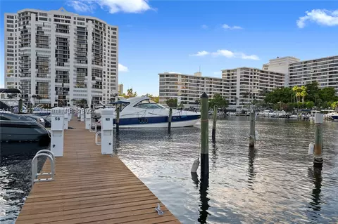 513 Leslie Dr #513, Hallandale Beach, FL 33009