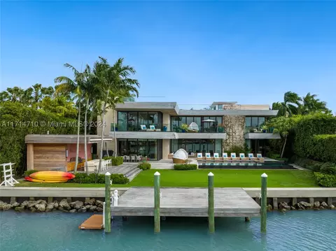 6440 N Bay Rd, Miami Beach, FL 33141