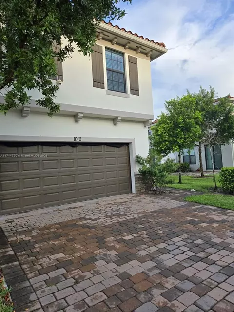 1010 White Oak Ter #1010, Riviera Beach, FL 33410