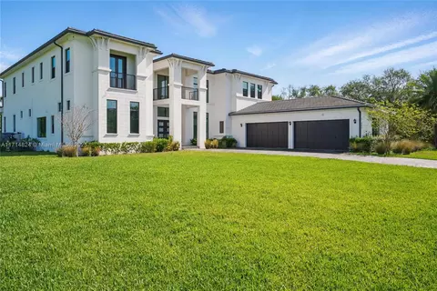 17803 SW 58th St, Southwest Ranches, FL 33331