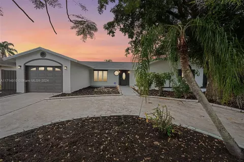 6520 Whispering Wind Way, Delray Beach, FL 33484